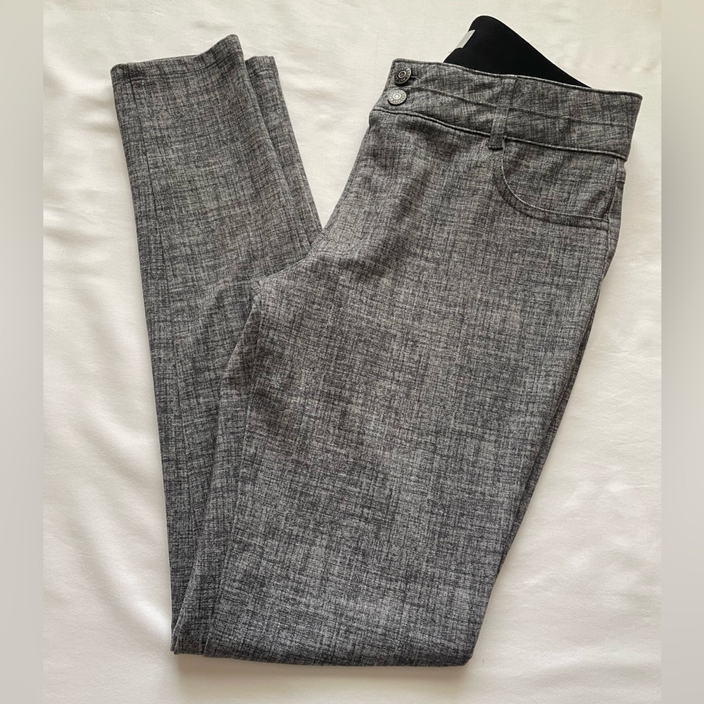 Jolt Pull On Skinny Pants - Size Medium